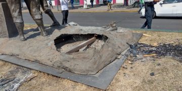 El Ayuntamiento de Morelia reprueba derribo de monumento a los constructores