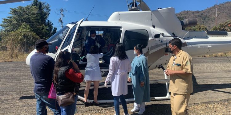 Traslada Servicios Aéreos a infante en estado de choque hipovolémico para atención médica especializada