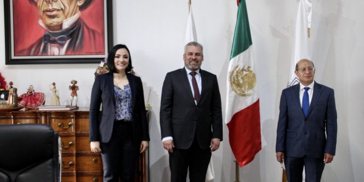 Imprescindible trabajo conjunto entre poderes para que Michoacán avance: Adriana Hernández