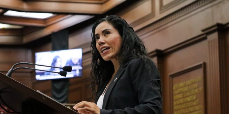 Presenta Fanny Arreola Ley para la Prevención y Atención del Desplazamiento Interno en el Estado