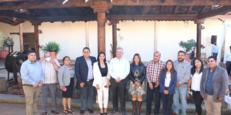 Coordinación entre municipio y estado, clave para el desarrollo de Salvador Escalante: Araceli Saucedo