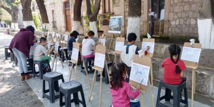 Disfrutan niñas y niños del regreso del Taller de Pintura de la SeCultura