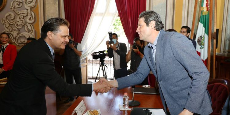 Rinde protesta Héctor Gómez Trujillo como Tesorero