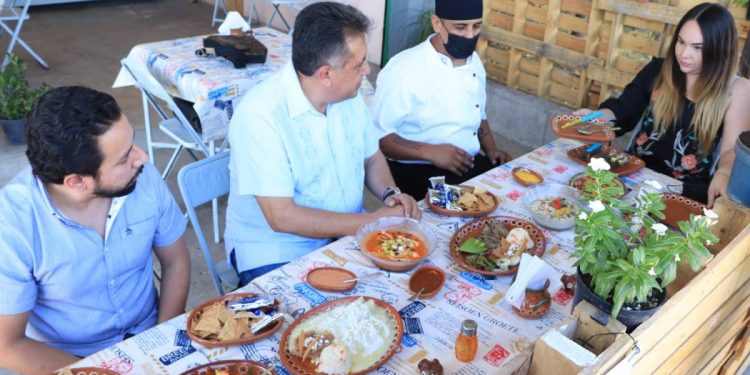 «Probandoando» contribuye a la economía de los nuevos restaurantes, fondas y cocinas económicas