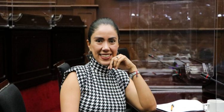 Se aprueba reforma de Fanny Arreola, Congreso deberá garantizar paridad en áreas administrativas