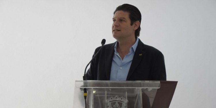 Prioriza Alfonso Martínez capacitación de la juventud