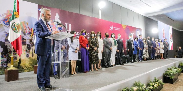 Avanza visión de género en el notariado michoacano: Bedolla