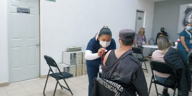 Concluyó vacunación contra COVID-19 a población penitenciaria de Michoacán