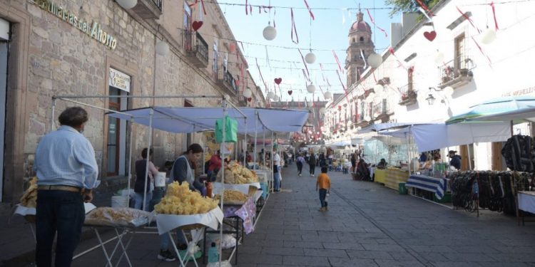 Comerciantes semifijos tolerados se instalarán este miércoles en espacios del Centro Histórico de Morelia