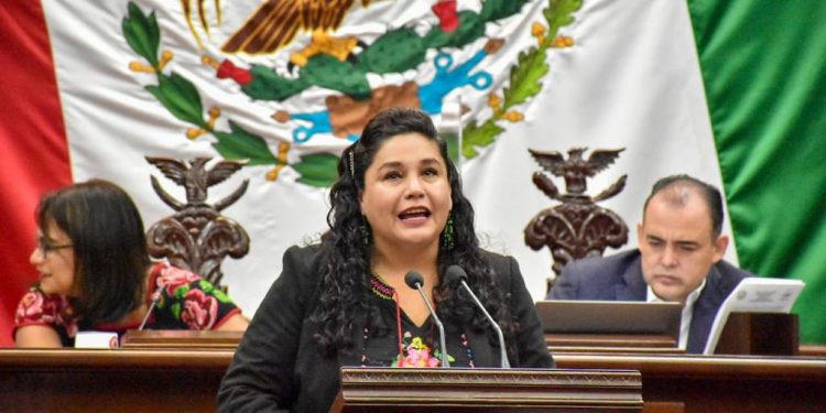 Presenta Gabriela Cázares propuesta para garantizar derechos a familias homo y monoparentales