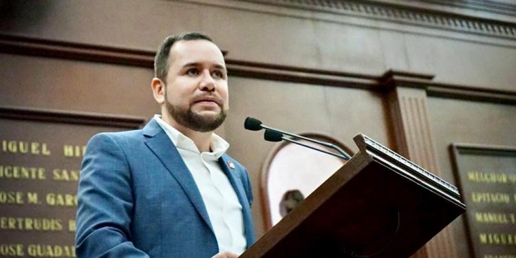 Reyes Galindo promueve iniciativa para garantizar el respeto a la intimidad y privacidad de las personas con discapacidad