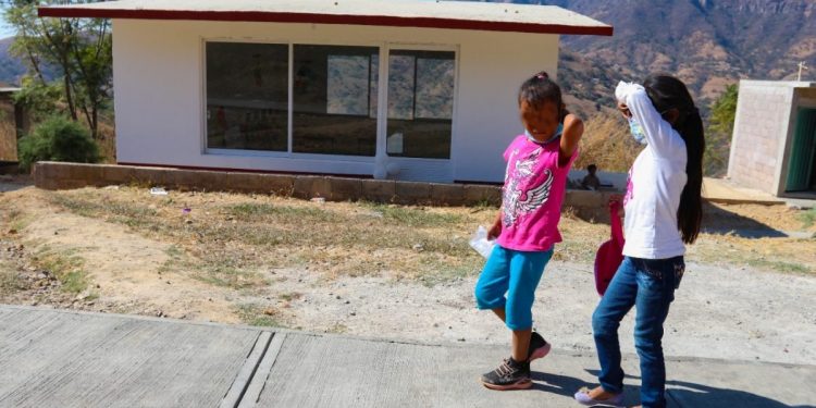 Más de 13 mil espacios educativos del Conafe reciben mantenimiento a través de La Escuela es Nuestra