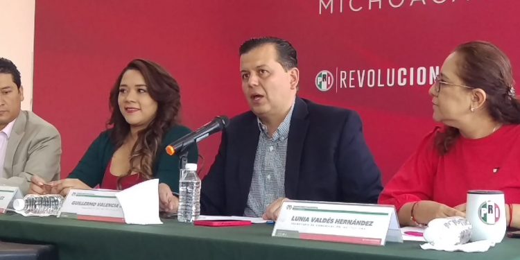 Un despilfarro los recursos para imagen institucional gubernamental: Memo Valencia