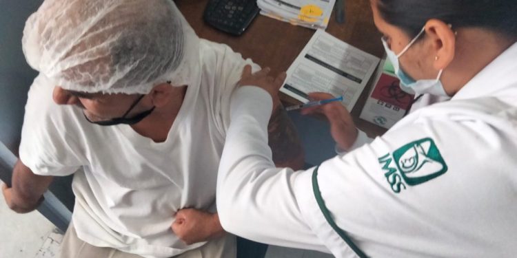 Inicia aplicación del segundo refuerzo contra Covid-19 en el Sistema Penitenciario