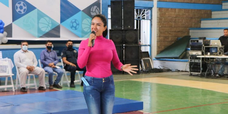 Libro infantil y Juvenil, ventana de conocimiento para infantes y adolescentes: Fanny Arreola