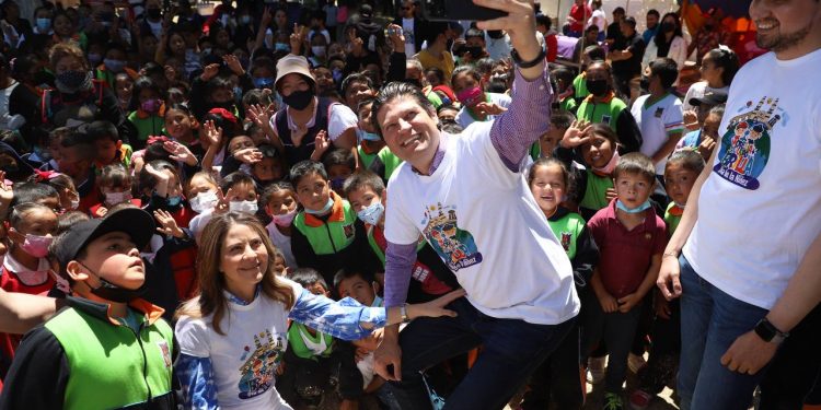 Disfrutan decenas de niños y niñas Festival “Morelia, la ciudad que brilla” en San Miguel del Monte