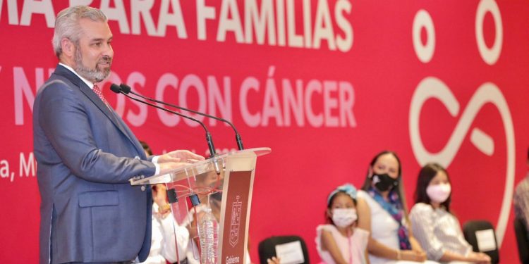 Arranca Bedolla programa de apoyo universal a familias de niñas y niños con cáncer
