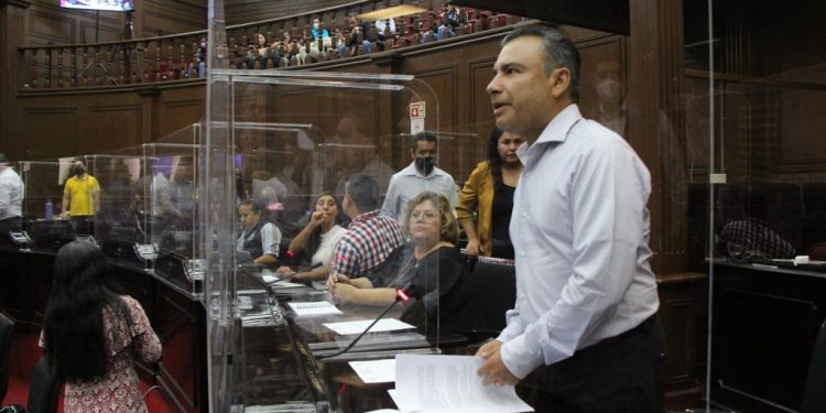 Diputados demandan a Silvano Aureoles Conejo ante la ASF