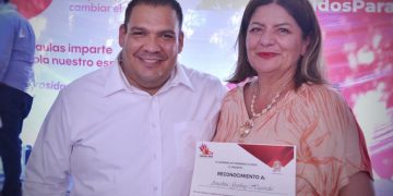 Reconoce y festeja Gobierno de Tarímbaro a las y los profesores en su día