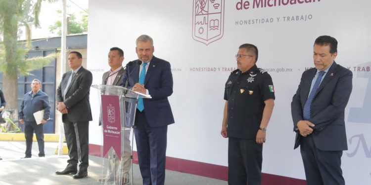 En Michoacán, pretendemos regularizar entre 150 mil y 175 mil vehículos de procedencia extranjera: Bedolla