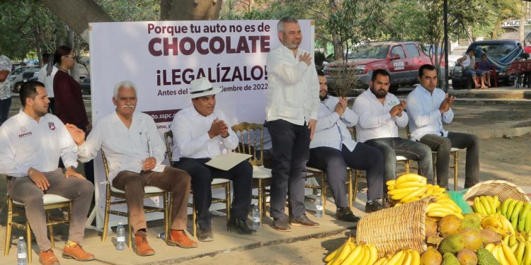 Michoacán, único estado del centro donde se pueden regularizar vehículos de procedencia extranjera: Bedolla