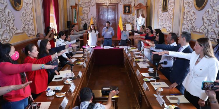 Instala Alfonso Martínez Consejo General para la entrega condecoración “Presea Amalia Solórzano 2022”
