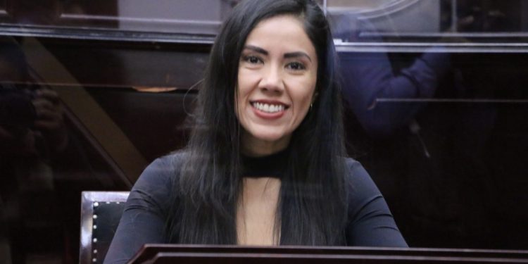 Inaceptable que quienes construyen casas no puedan adquirir la propia: Fanny Arreola