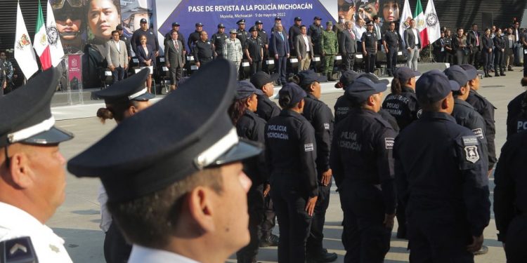 Combatir a todos los grupos criminales y frenar la impunidad, clave para la paz en Michoacán: Bedolla