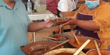 Hoy cambian las regiones y los platillos en el área de la cocina tradicional del Festival Michoacán de Origen