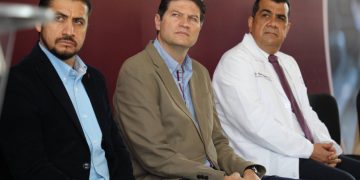 Refrenda Alfonso Martínez compromiso de construir nueva clínica al Sur de Morelia