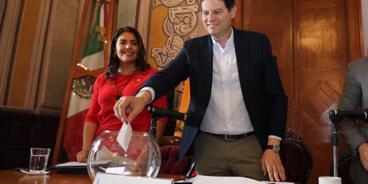 Anuncia Alfonso Martínez al recipiendario de la Condecoración “Presea Generalísimo Morelos”