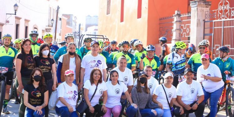 Con gran éxito se realizó reto ciclista organizado por Julieta Gallardo y refugios para perros