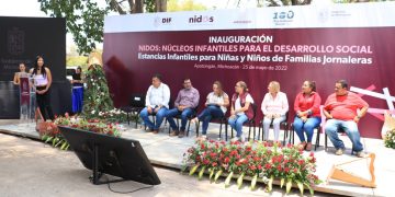 Cambia vida de hijos de jornaleros agrícolas en Apatzingán