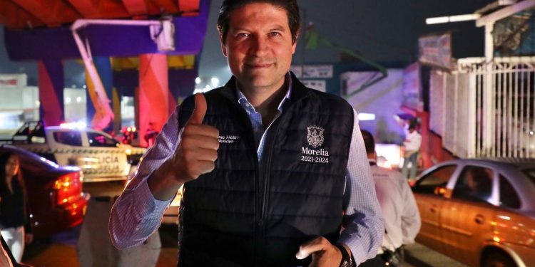 Calles y puentes de Morelia brillan con reparación y encendido de luminarias