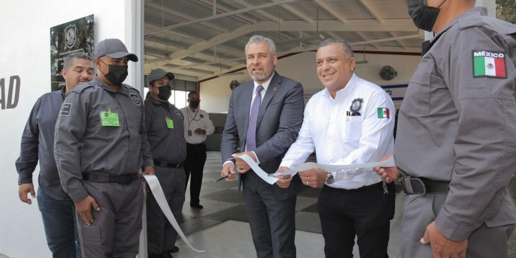 Inaugura Bedolla área deportiva y de atención médica del Sistema Penitenciario