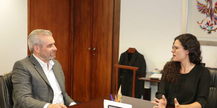 Bedolla revisa con STPS proceso para dar seguridad social a jornaleros agrícolas