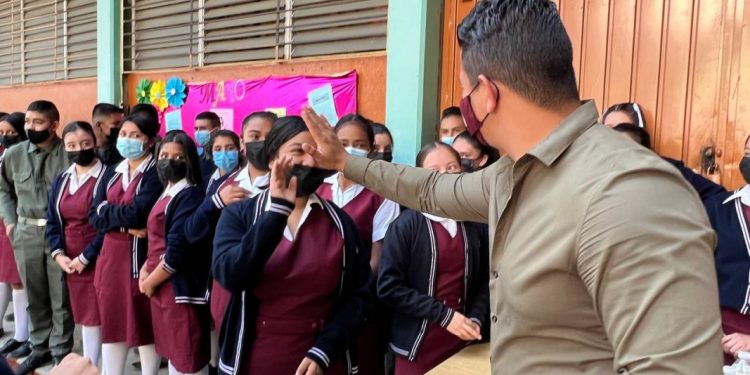 Inclusión, debe ser la forma de asumir la vida: Víctor Zurita