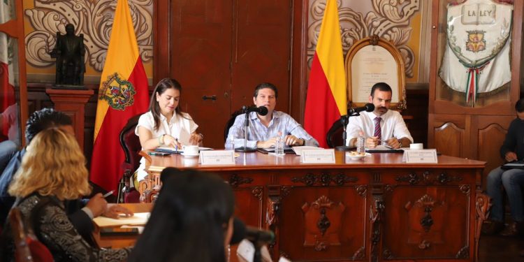 Autorizan establecimiento de oficinas administrativas en condominio de Tres Marías