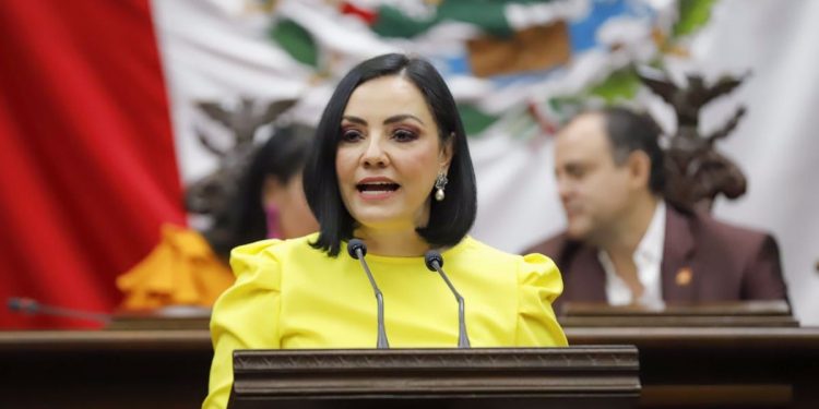 Va Adriana Hernández por la prevención y erradicación de la trata de personas en Michoacán