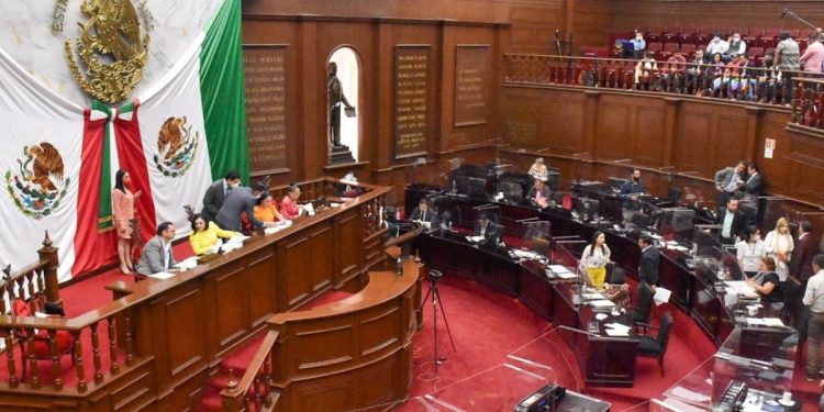 Congreso de Michoacán aprueba reestructuración de comités