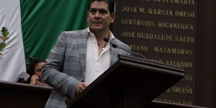 Propone Ernesto Núñez expedición de certificados de gravamen o libertad de gravamen por un solo pago