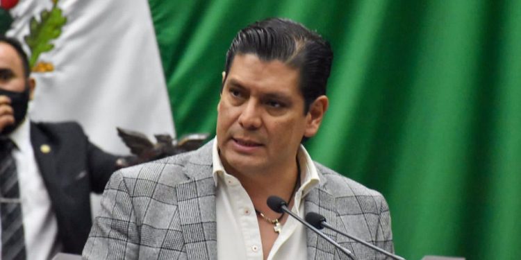 Celebra Ernesto Núñez desincorporación de predio para oficinas del IMSS en Morelia