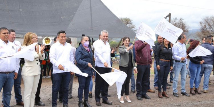 Asiste Julieta Gallardo al arranque de la rehabilitación de la carretera del Bajío