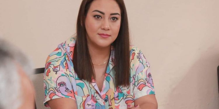 Indolencia de Estado y Federación, lleva a población y funcionarios municipales al matadero: Mónica Valdez