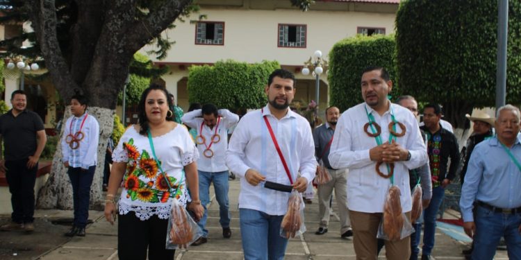 Realiza Octavio Ocampo gira de trabajo en Chilchota  y Paracho