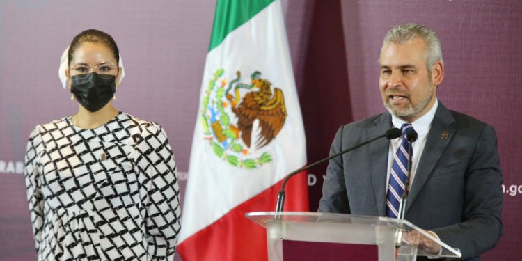 Pensión para adultos con discapacidad alcanza cobertura en 81% de municipios en Michoacán: Bedolla