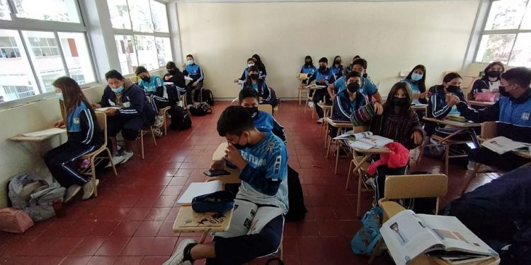 Más del 98 por ciento de las escuelas en Michoacán, con clases normales: SEE