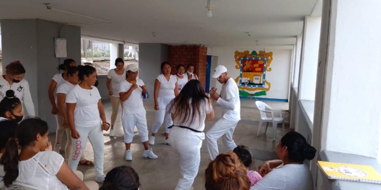 Box, alternativa deportiva para internos de Michoacán