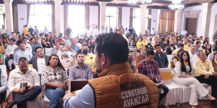 Con gran ánimo la familia perredista desarrolla sesión de Consejo Estatal