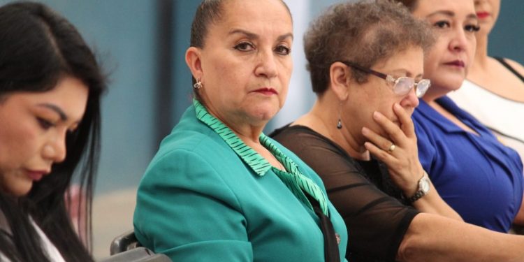 Se mide con diferente vara a diputados y trabajadores: Julieta Gallardo